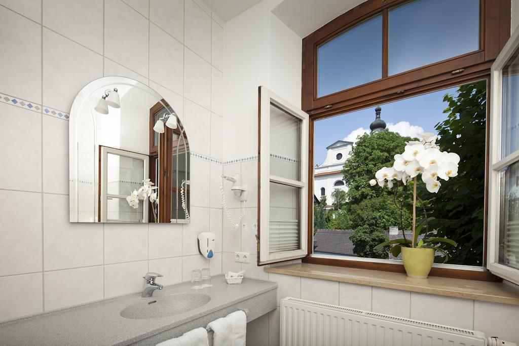 Hotel Angerbraeu Murnau am Staffelsee Bilik gambar